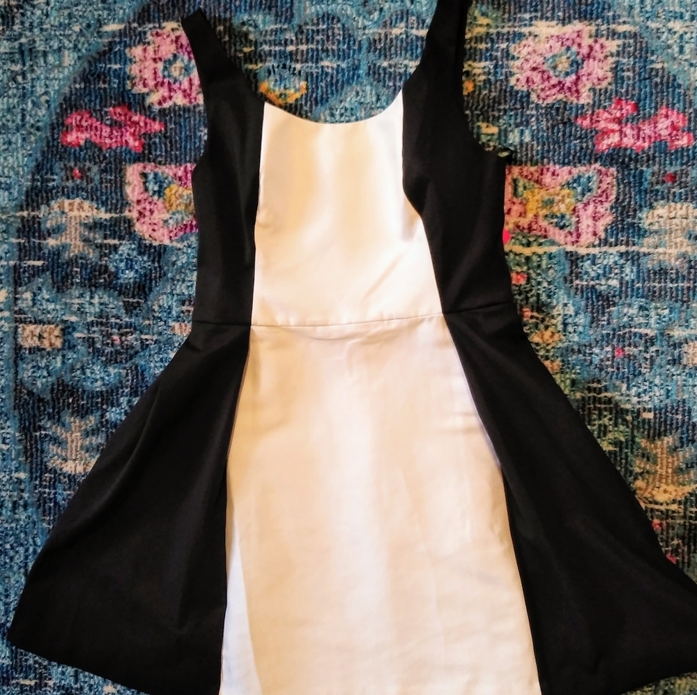 Halston Dress with Pockets